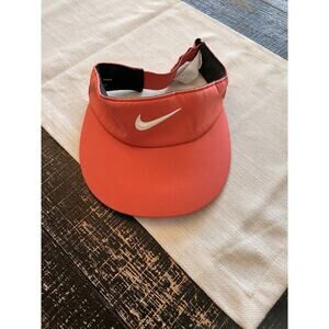 Nike Women’s Dri-Fit Aerobill Golf Visor Coral Peach DH1926 814 (NWOT) New
